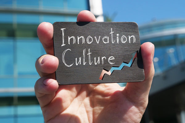 بررسی تأثیر فرهنگ سازمانی بر نوآوری در سازمان